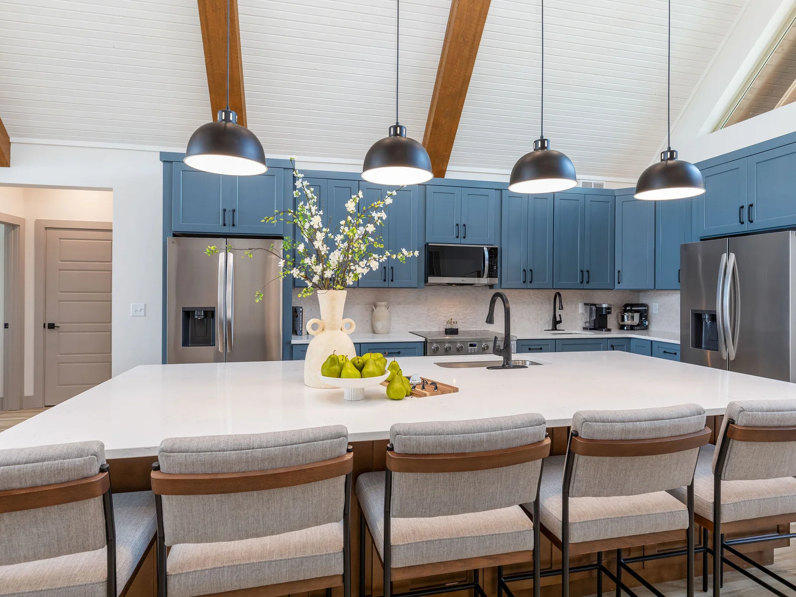 Fully stocked kitchen, just bring the food!