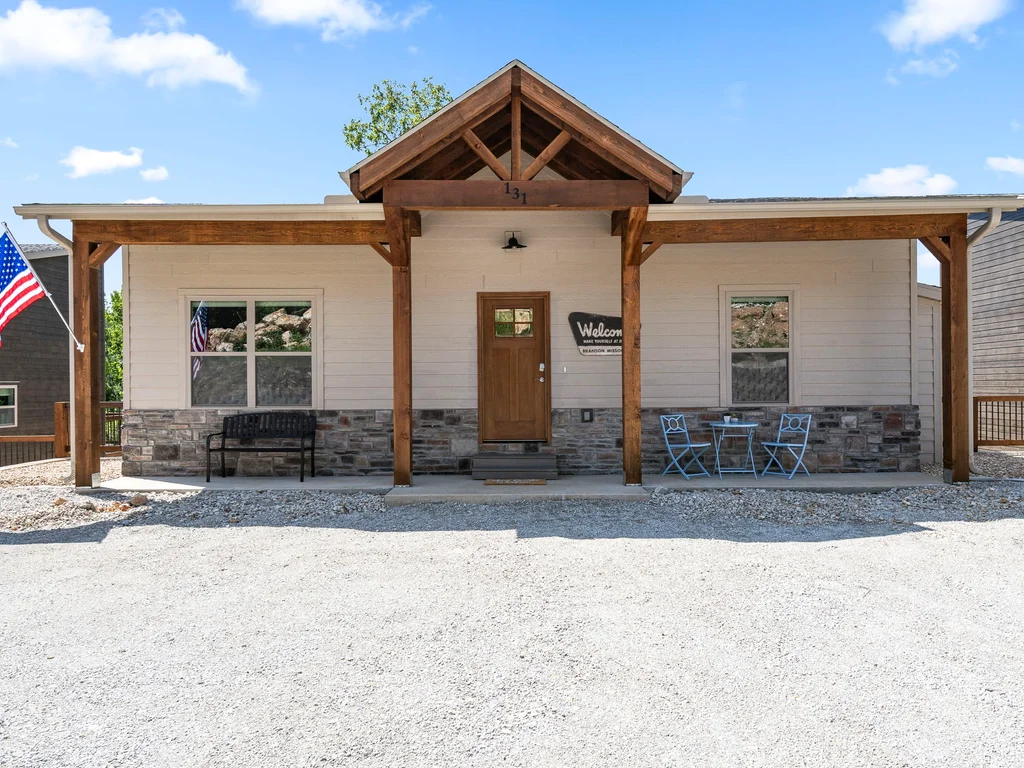 Private Hot Tub, Lakeview, Family Getaway!