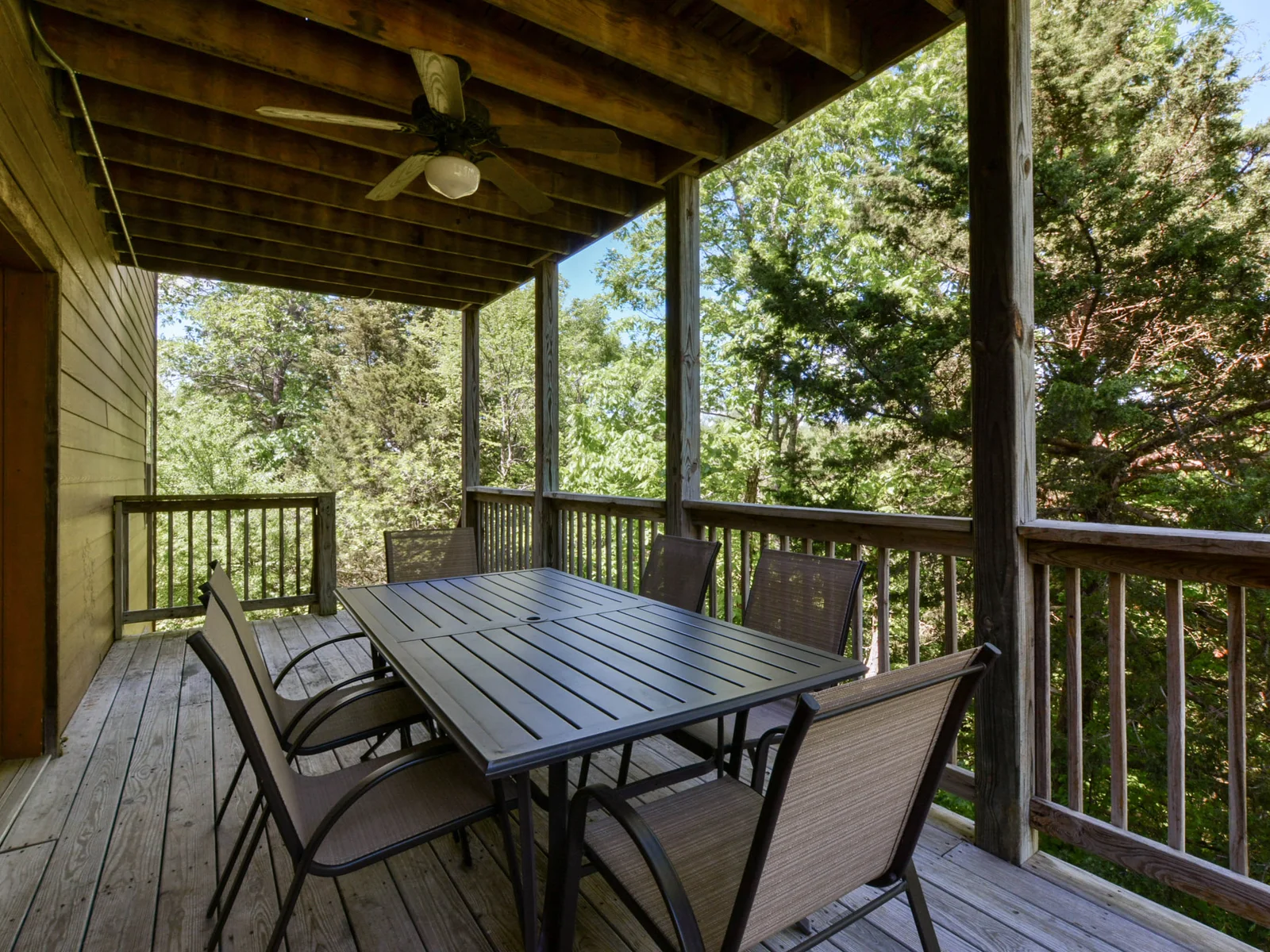 www.VanessasVacationHomes.com