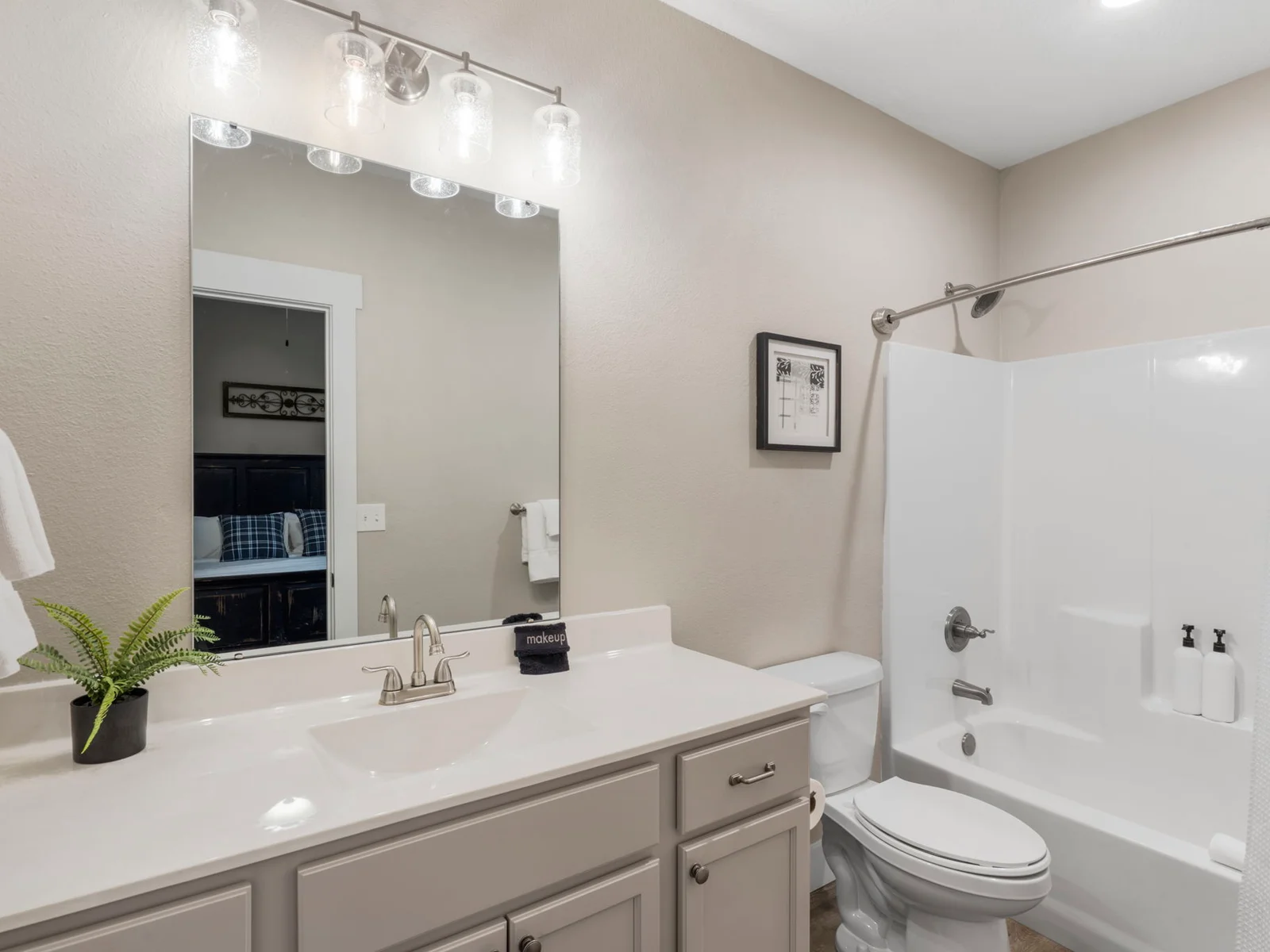 Upper level king #2 ensuite bath