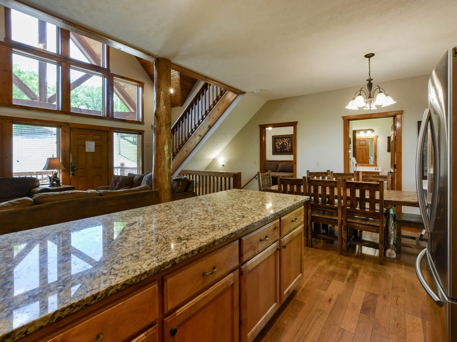 www.VanessasVacationHomes.com