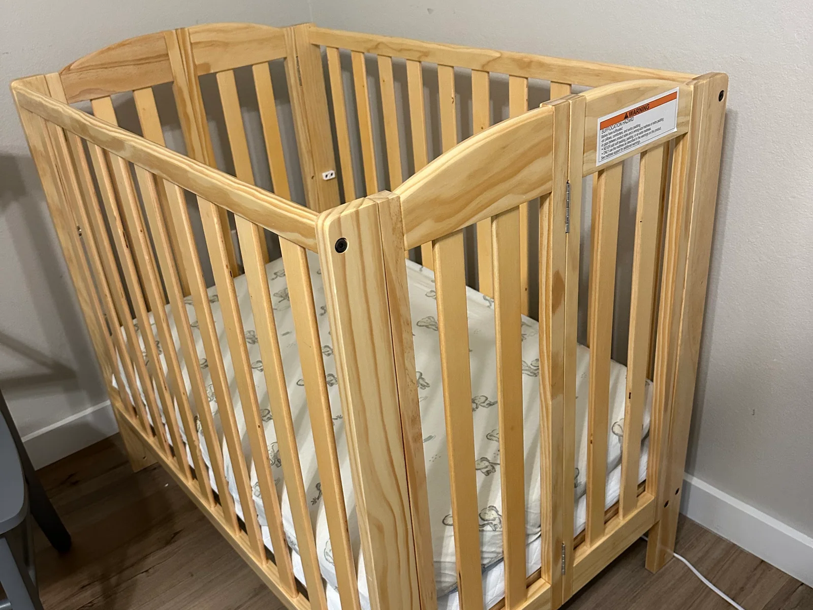 Foldable crib for your little ones!