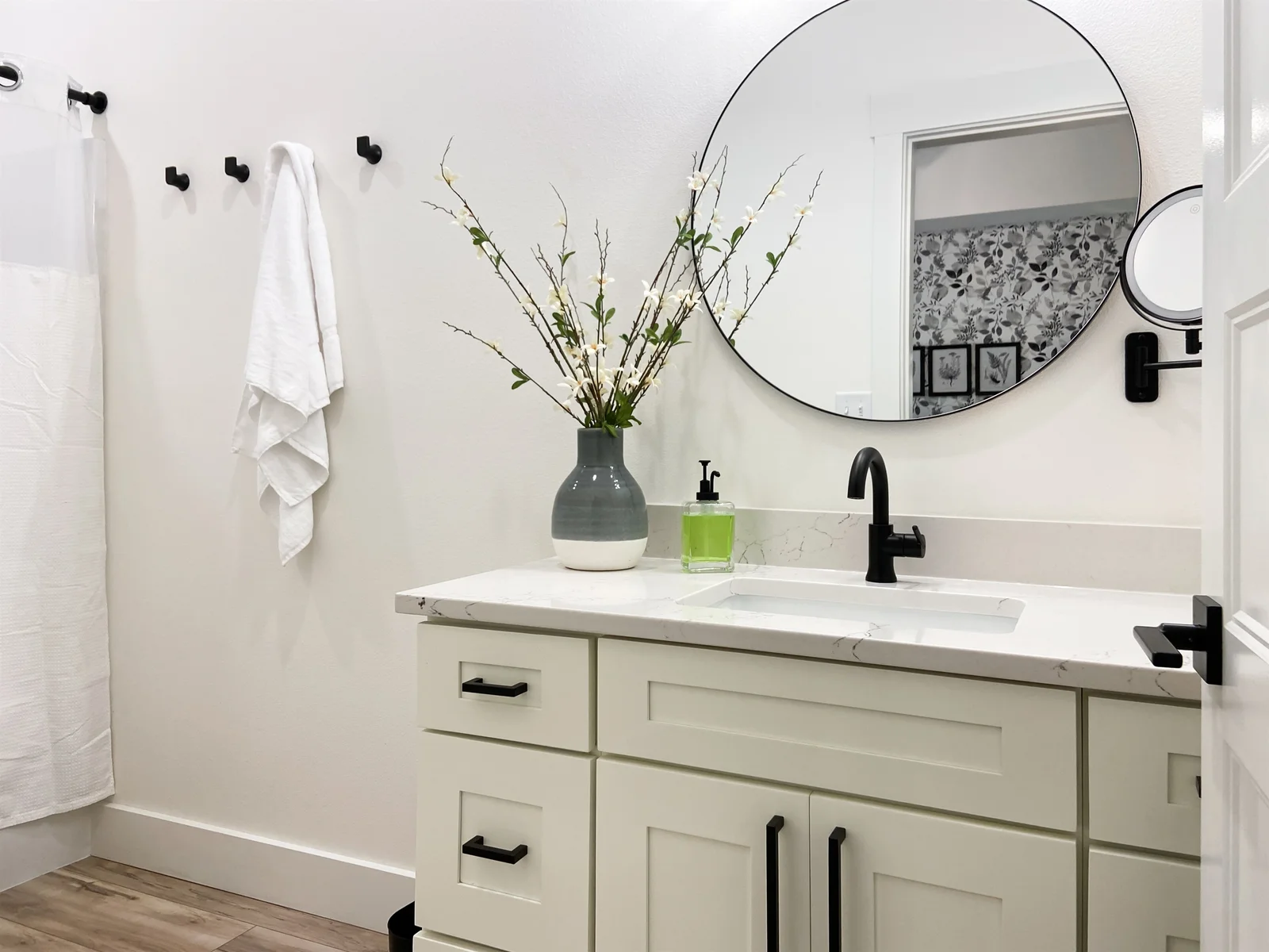 King #3 bathroom