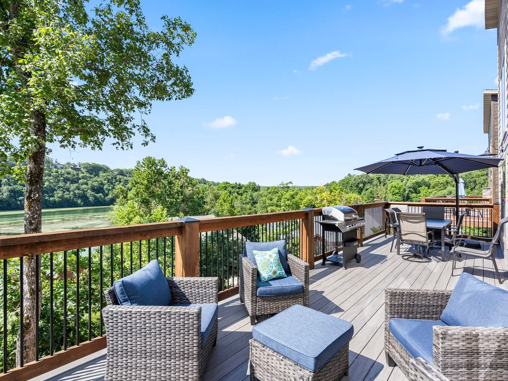 Private Hot Tub, Lakeview, Family Getaway!