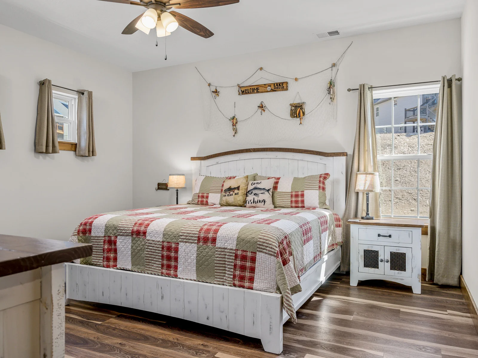 Upper level: Gilbert Blythe room with King bed. Bathroom located in hall, shared with Matthew Cuthbert room.