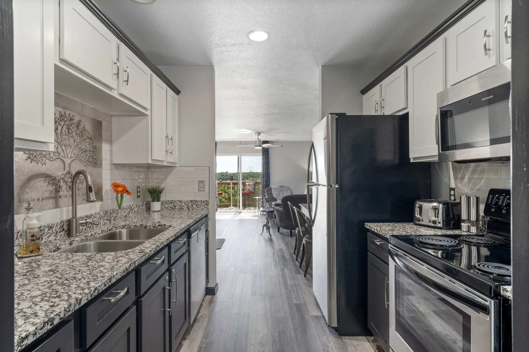 Full kitchen