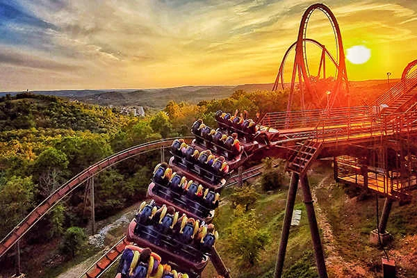 Just a few miles to Silver Dollar City