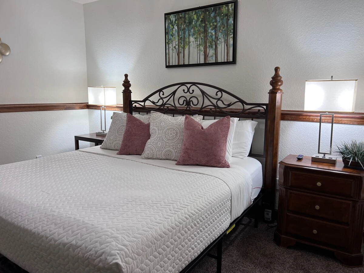 5th King bedroom with closet